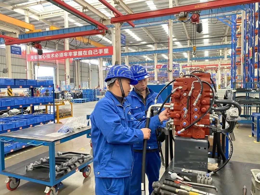 《湖南教育》：探索18年，山河智能找到校企合作共贏的答案